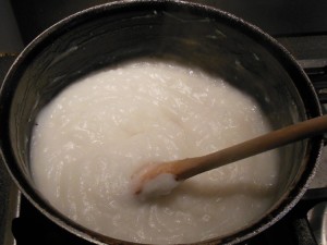 Faire de la bouillie avec la farine de riz