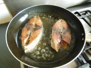 Garba attieke - La friture du poisson